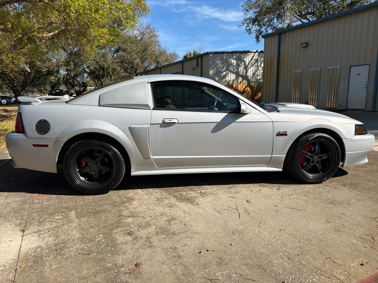 Ford Mustang 2dr Cpe GT Deluxe 2002