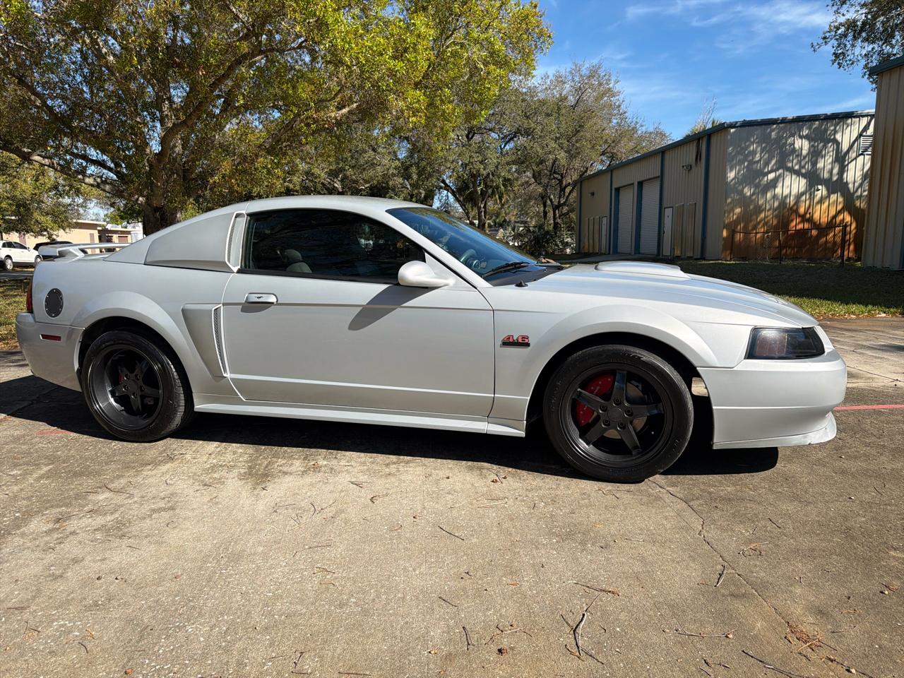 Ford Mustang 2dr Cpe GT Deluxe 2002