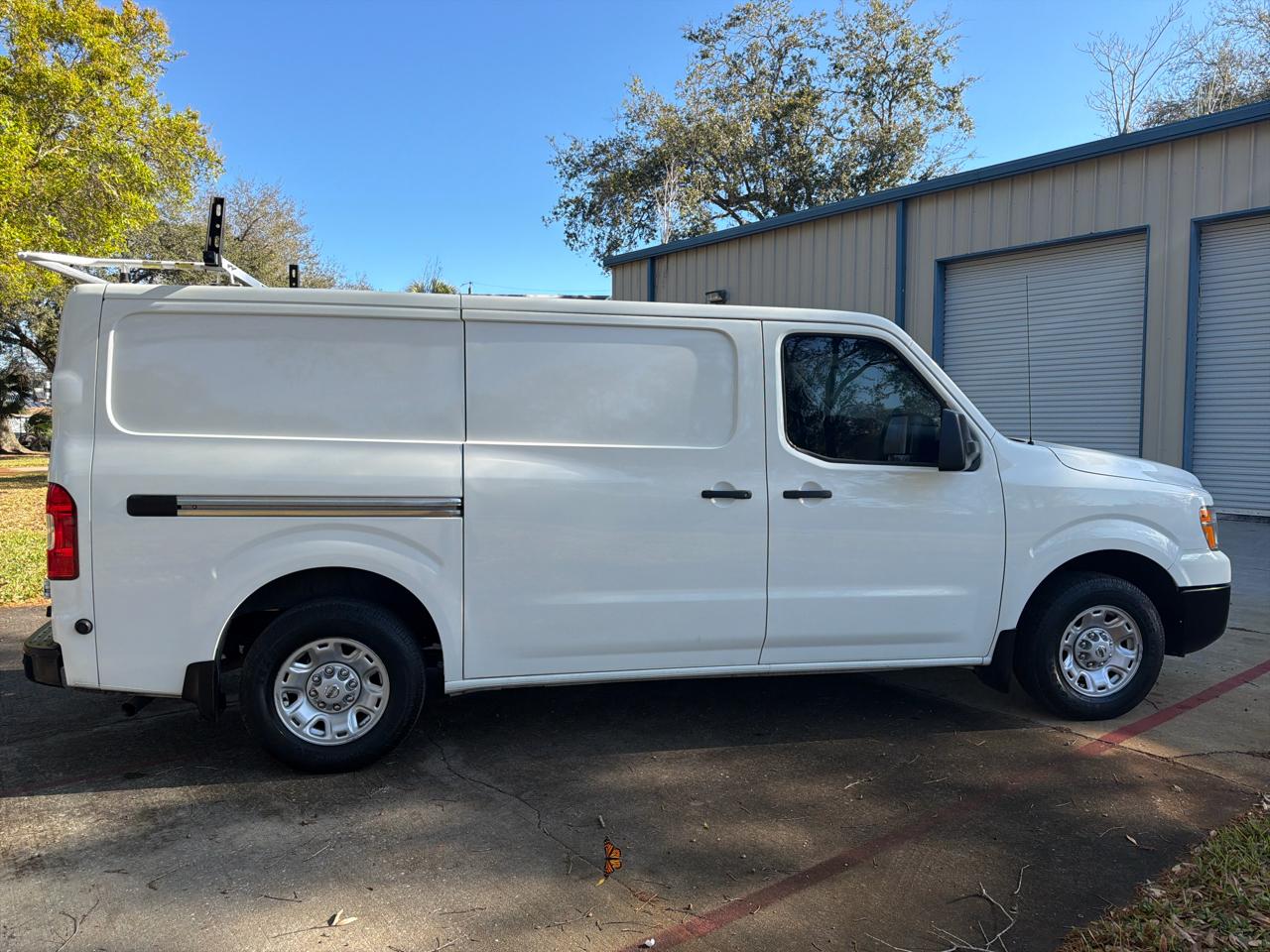 Nissan NV Cargo NV2500 HD Standard Roof V6 SV 2021