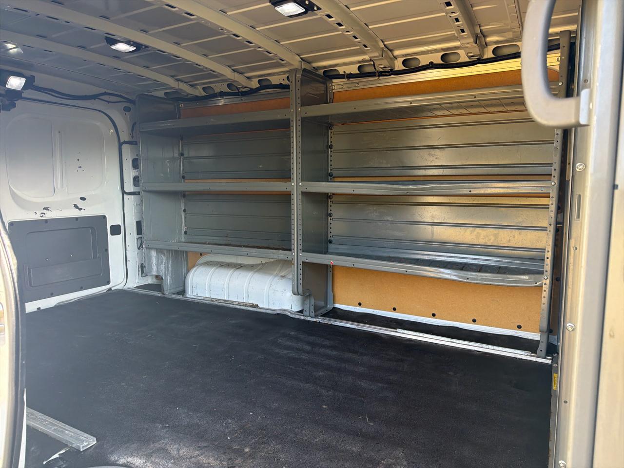 Nissan NV Cargo NV2500 HD Standard Roof V6 SV 2021