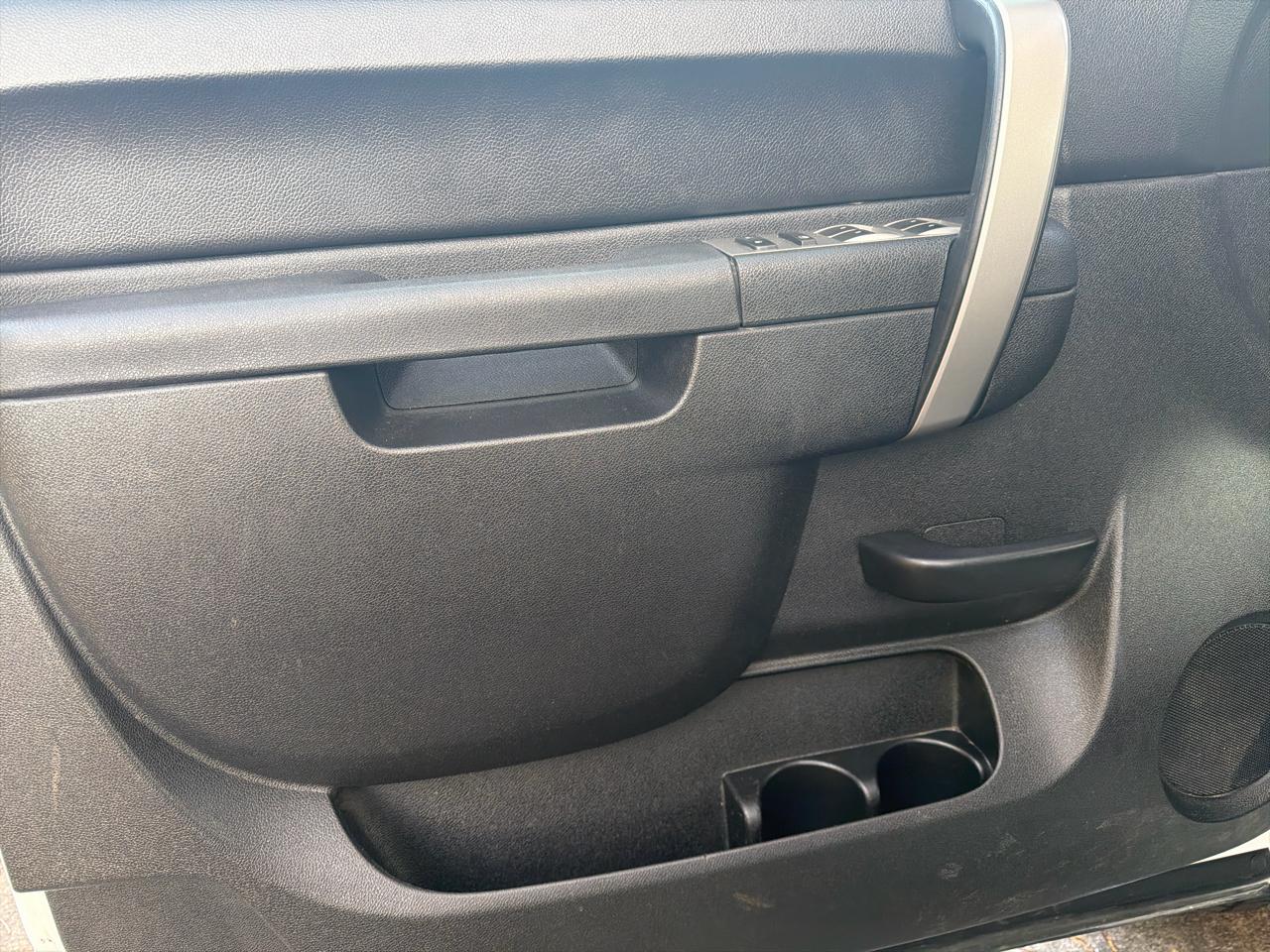 Chevrolet Silverado 1500 4WD Ext Cab 143.5" LT 2011