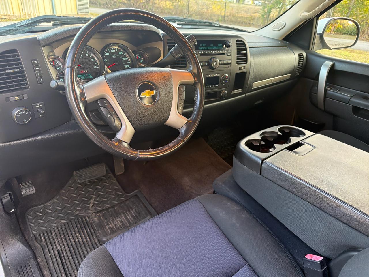 Chevrolet Silverado 1500 4WD Ext Cab 143.5" LT 2011