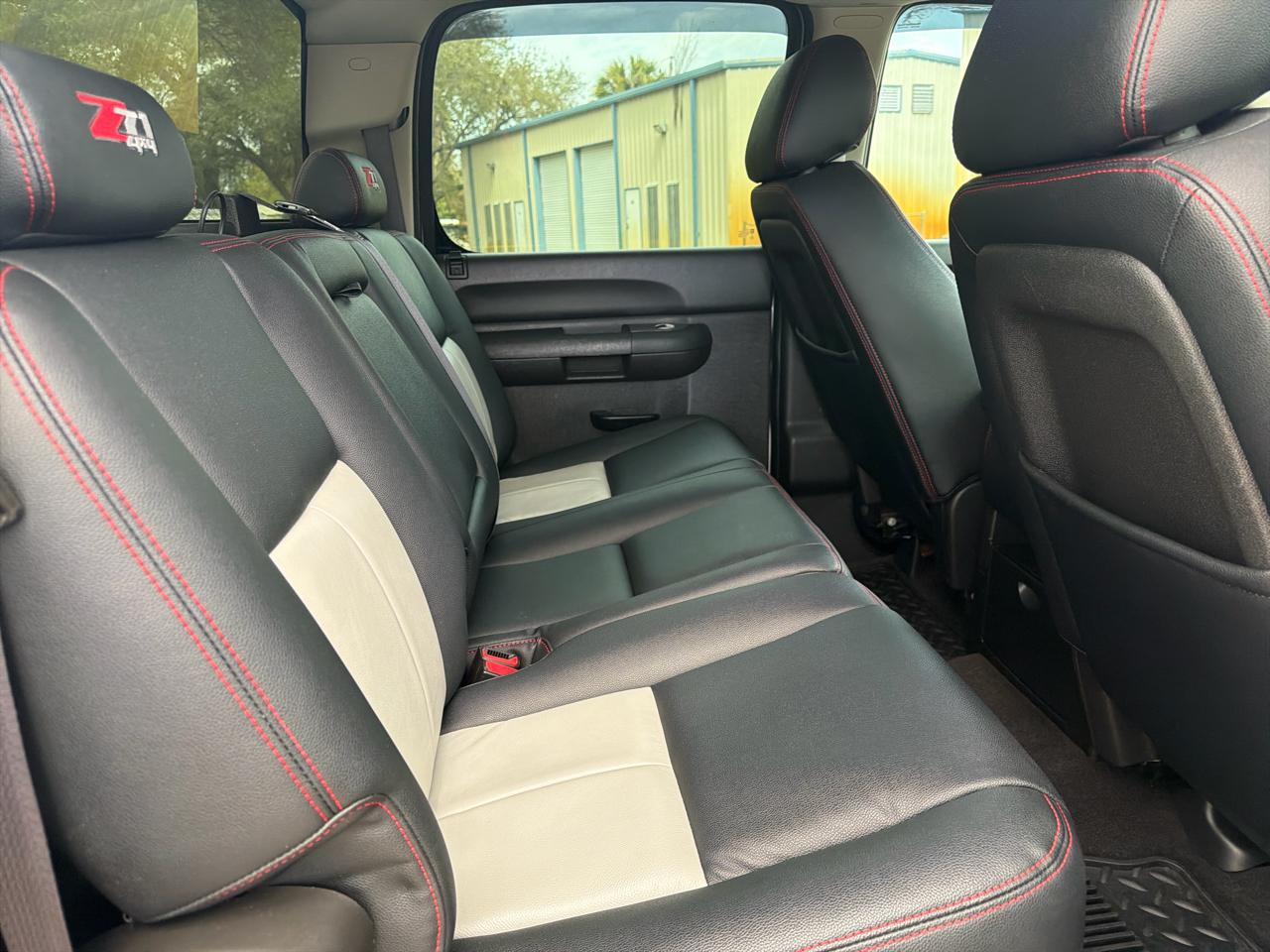 Chevrolet Silverado 1500 4WD Crew Cab 143.5" LT 2013