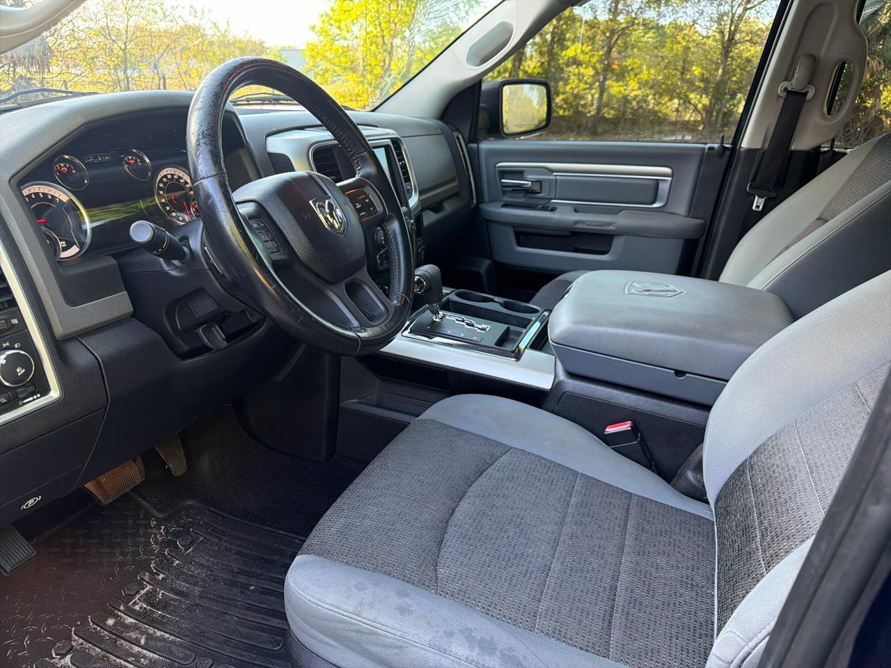 RAM 1500 2WD Crew Cab 140.5" Big Horn 2013