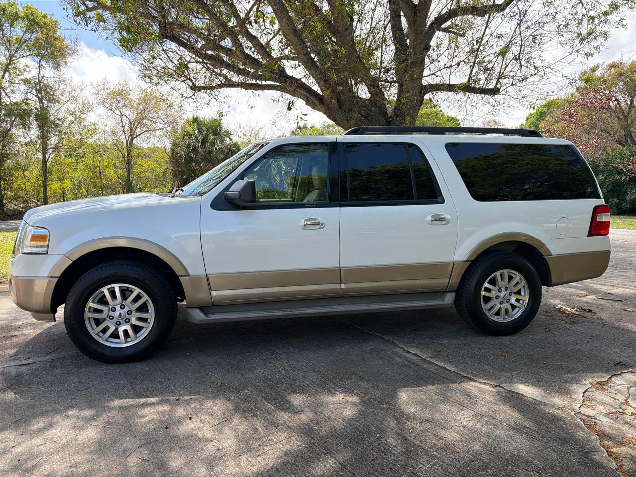 Ford Expedition EL 2WD 4dr XLT 2014