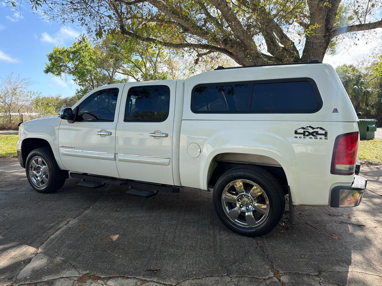 GMC Sierra 1500 4WD Crew Cab 143.5" SLE 2011