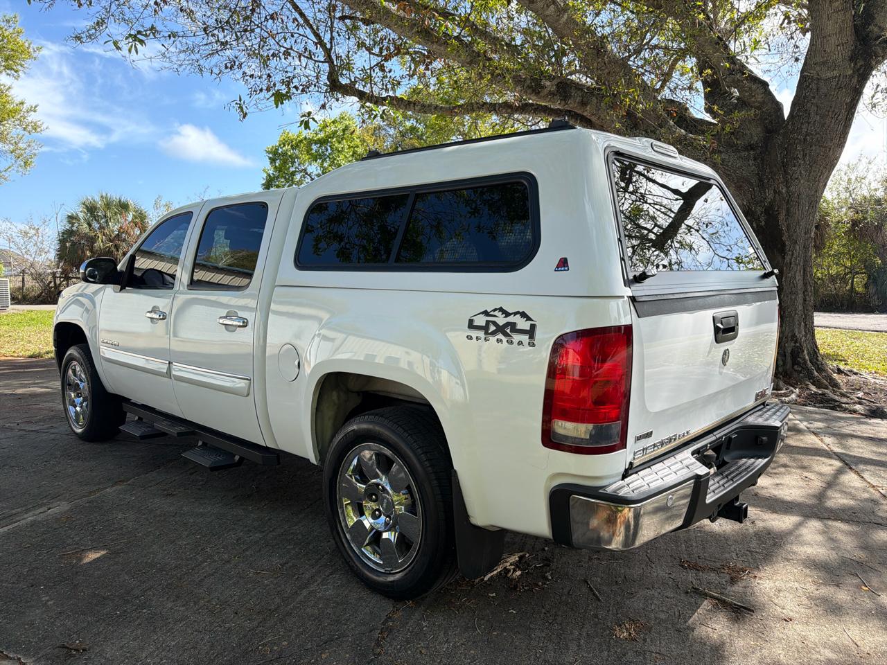 GMC Sierra 1500 4WD Crew Cab 143.5" SLE 2011