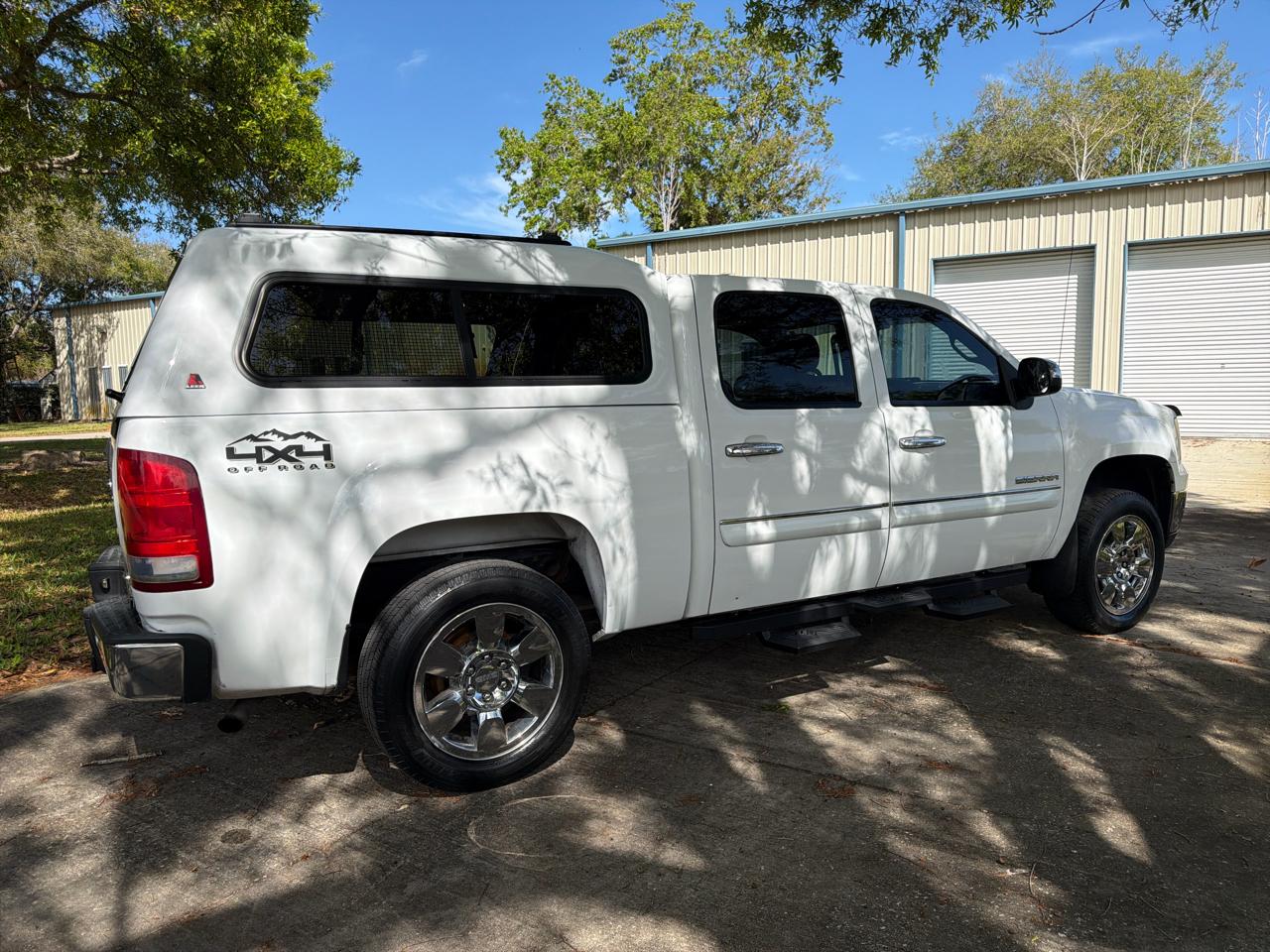 GMC Sierra 1500 4WD Crew Cab 143.5" SLE 2011