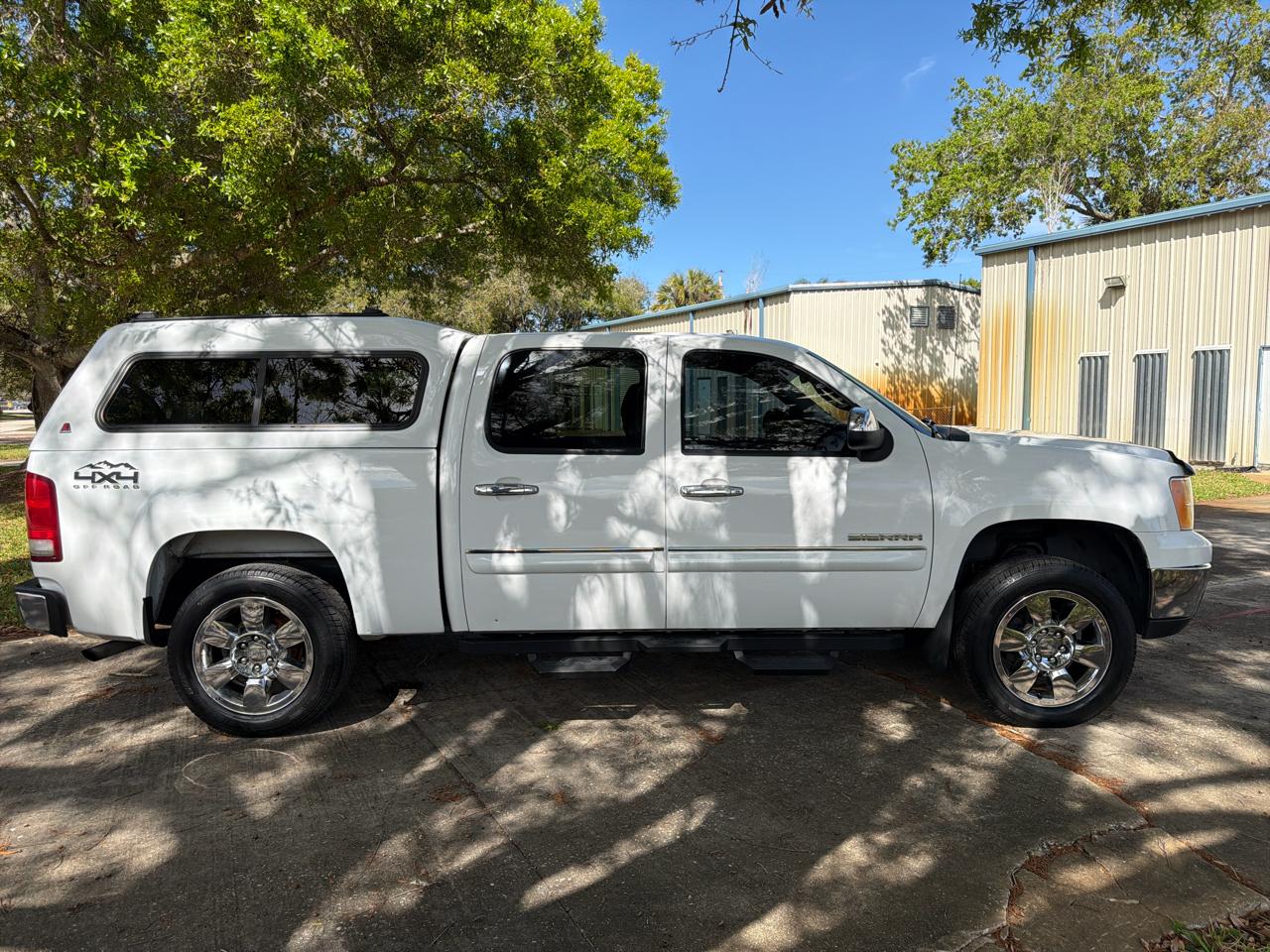 GMC Sierra 1500 4WD Crew Cab 143.5" SLE 2011