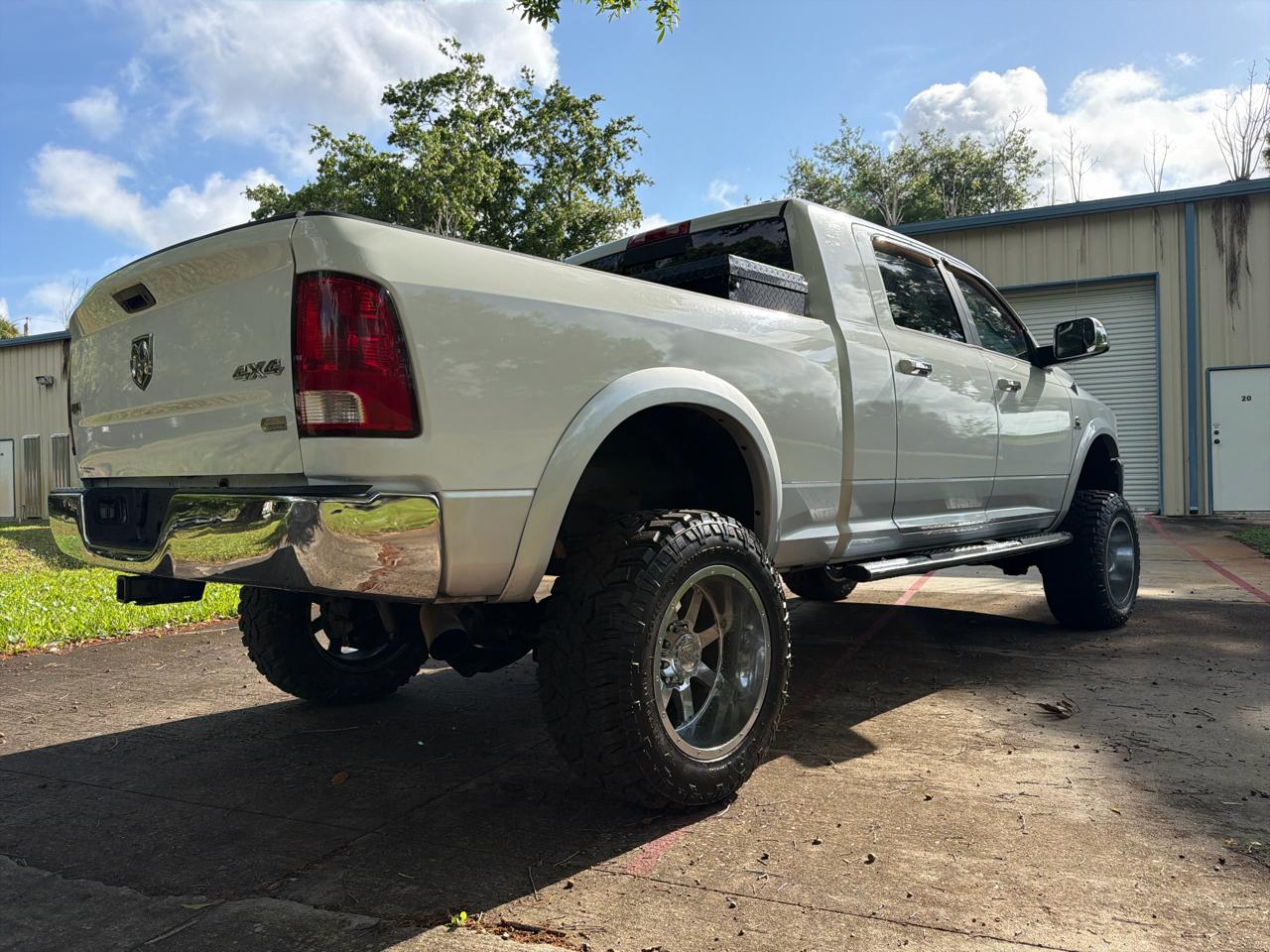 RAM 2500 4WD Mega Cab 160.5" Laramie 2012