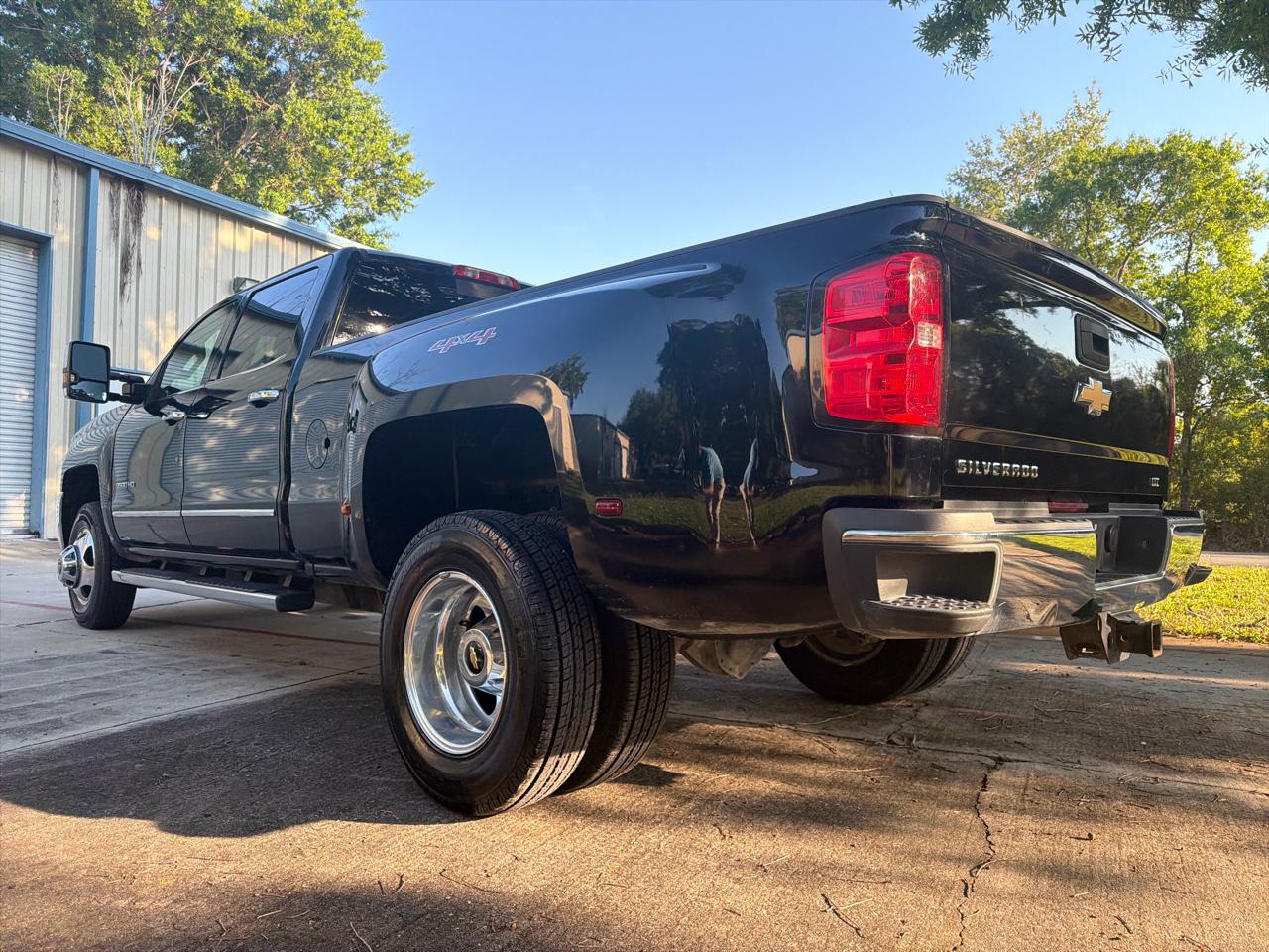Chevrolet Silverado 3500HD 4WD Crew Cab 167.7" LTZ 2017