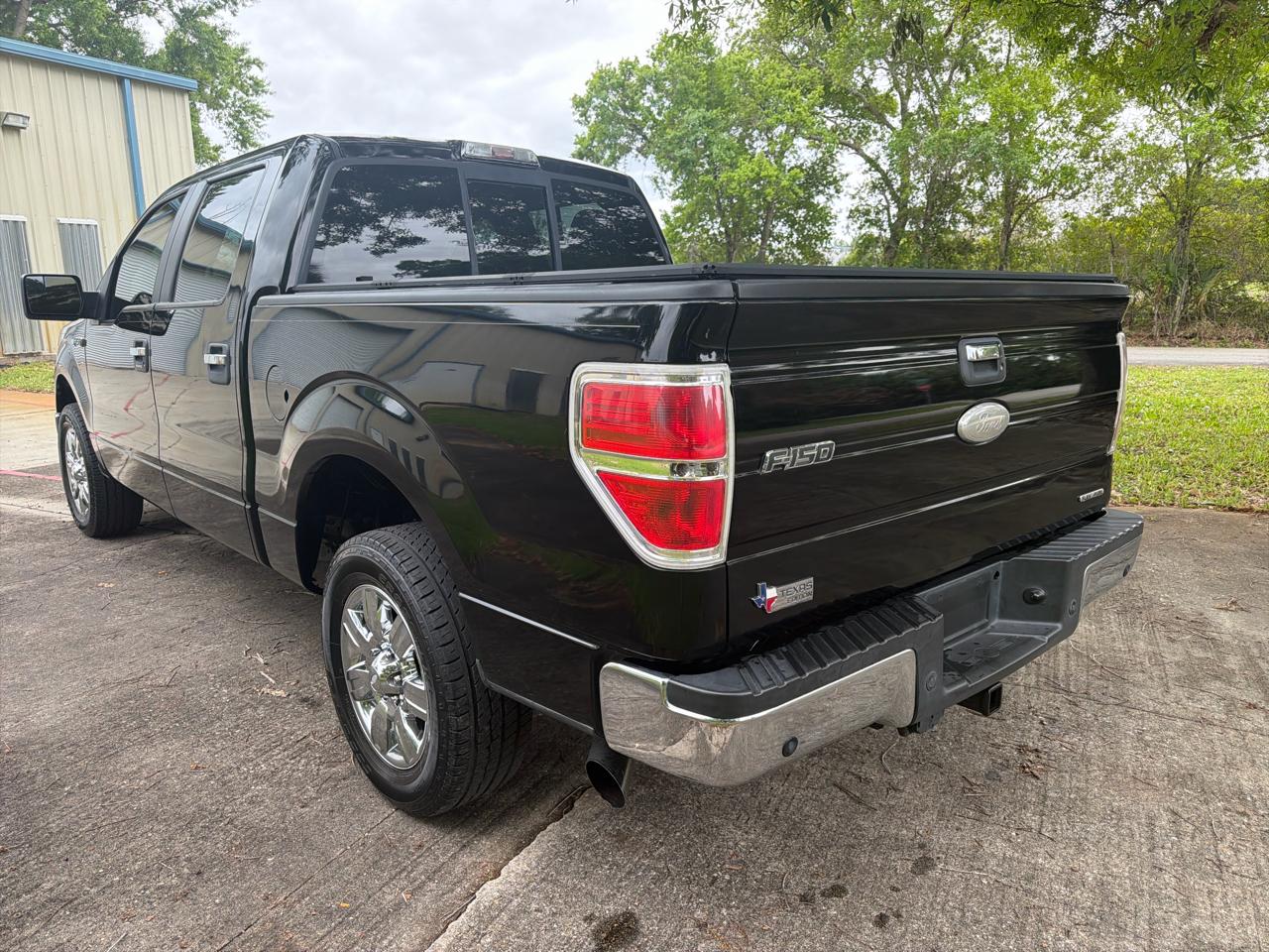 Ford F-150 2WD SuperCrew 145" XLT 2011