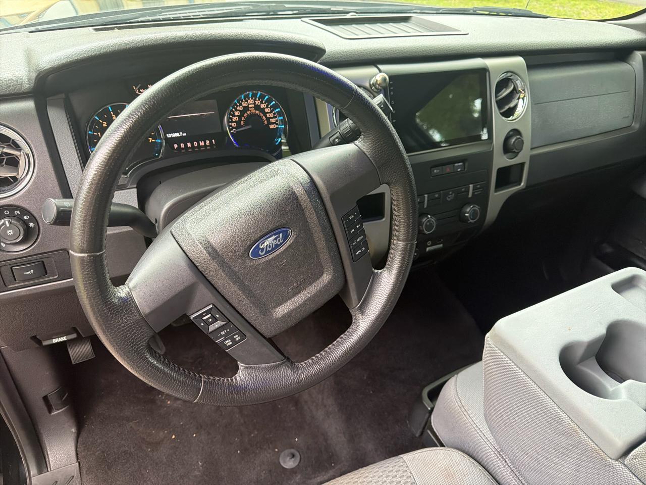 Ford F-150 2WD SuperCrew 145" XLT 2011