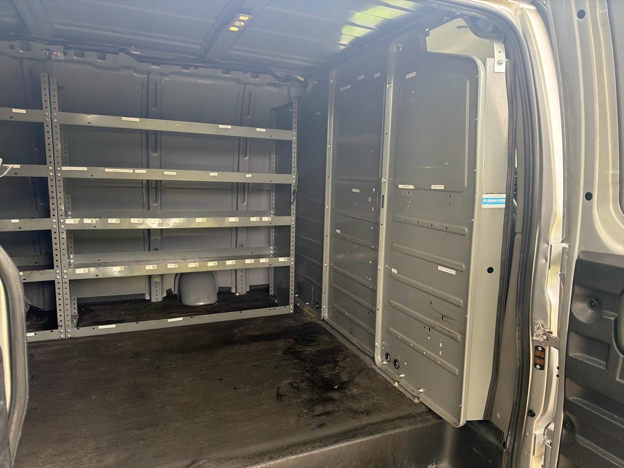 GMC Savana Cargo Van RWD 2500 135" 2021