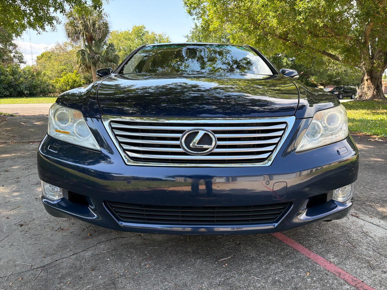 Lexus LS 460 4dr Sdn RWD 2011