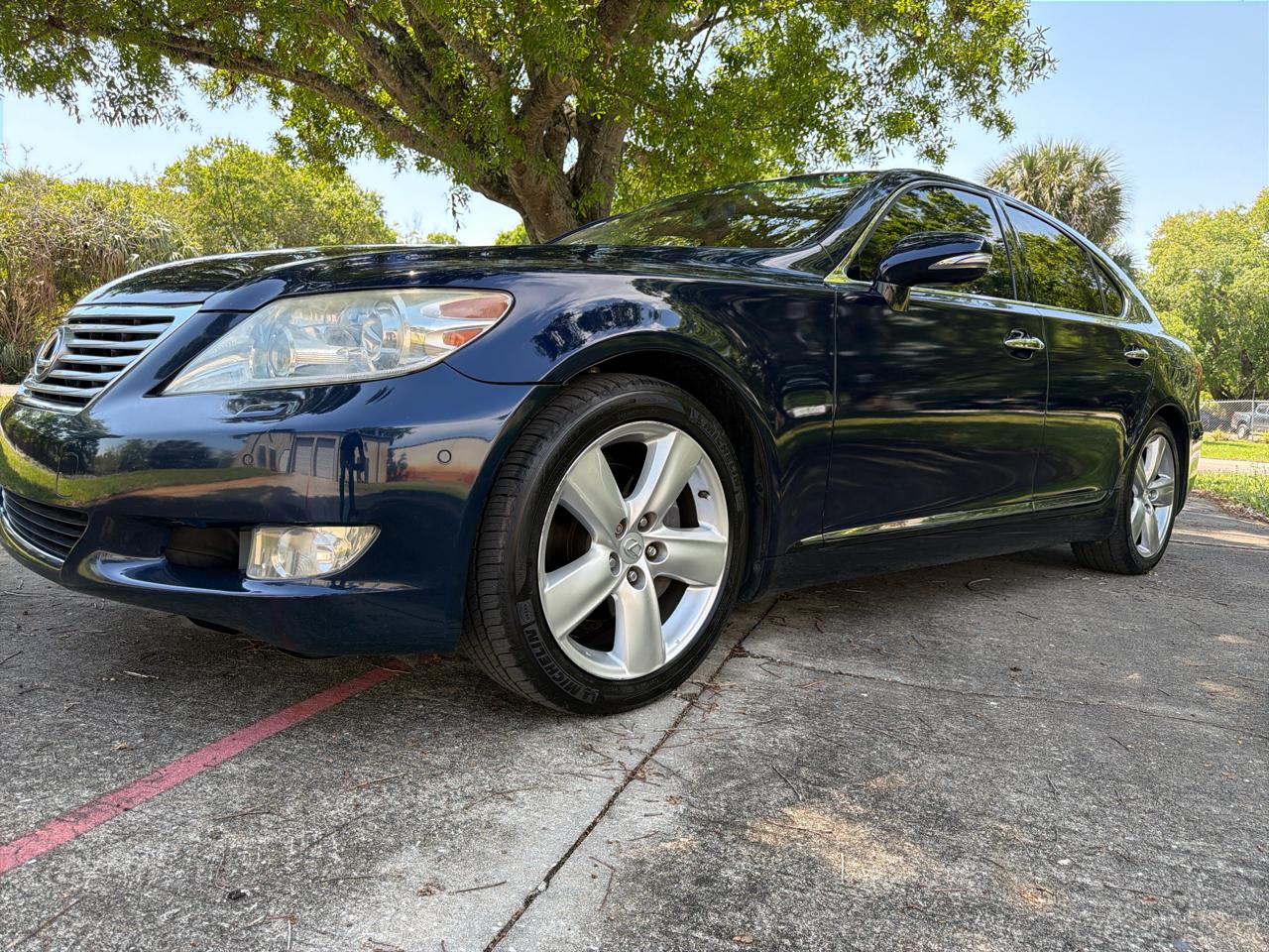 Lexus LS 460 4dr Sdn RWD 2011