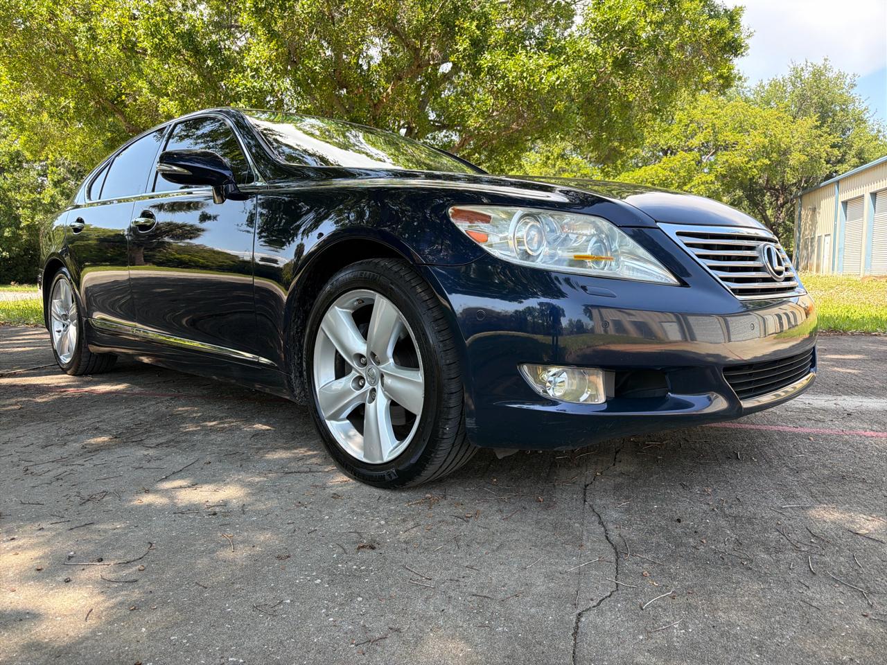 Lexus LS 460 4dr Sdn RWD 2011