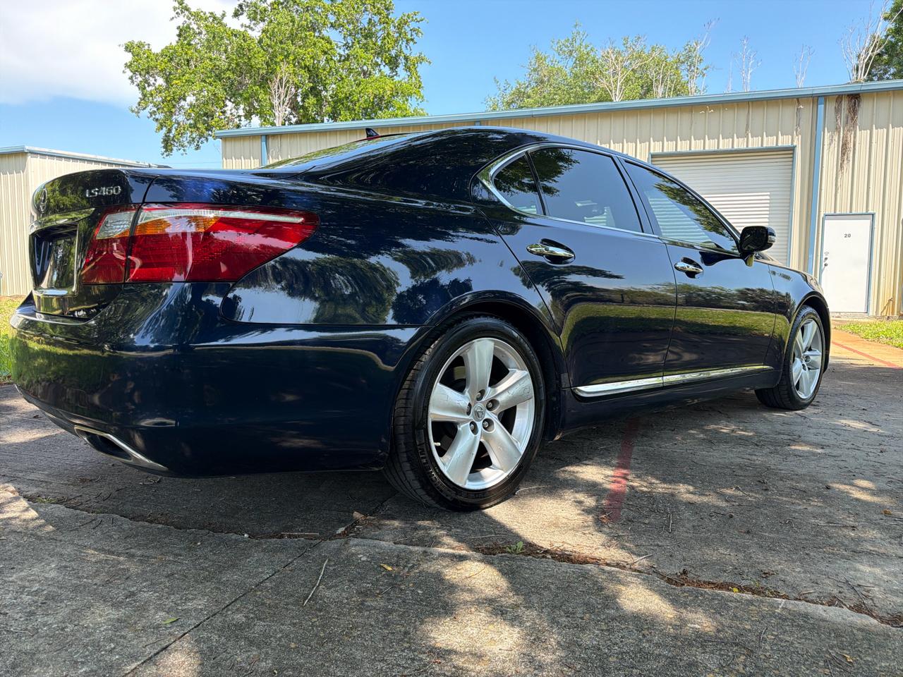 Lexus LS 460 4dr Sdn RWD 2011