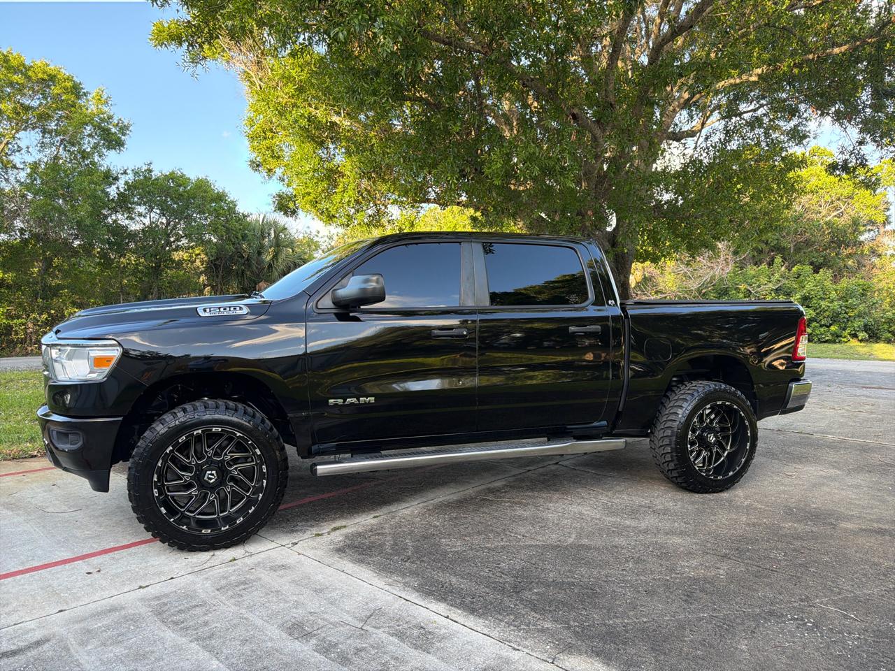 RAM 1500 Tradesman 4x2 Crew Cab 5'7" Box 2019