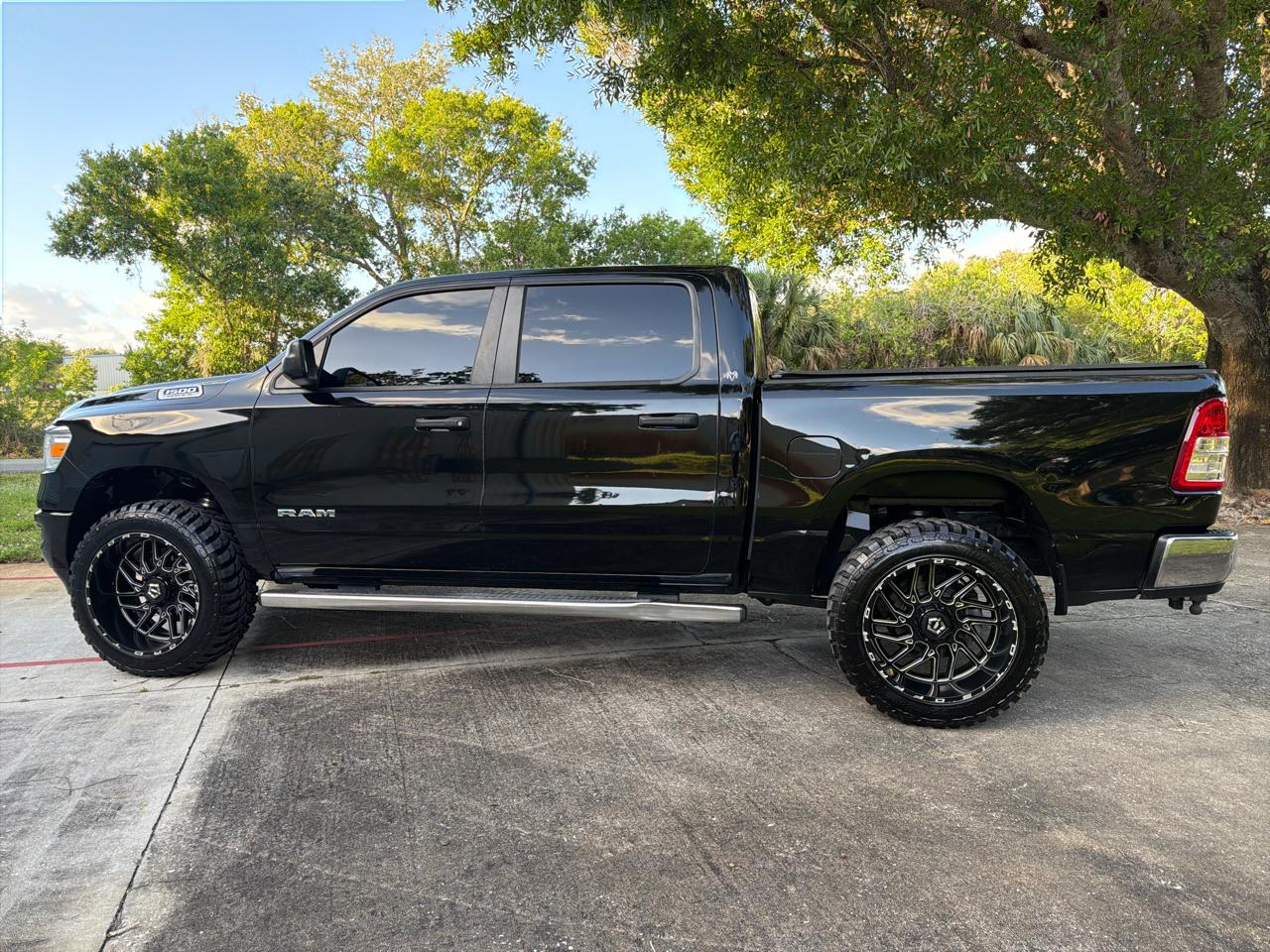 RAM 1500 Tradesman 4x2 Crew Cab 5'7" Box 2019