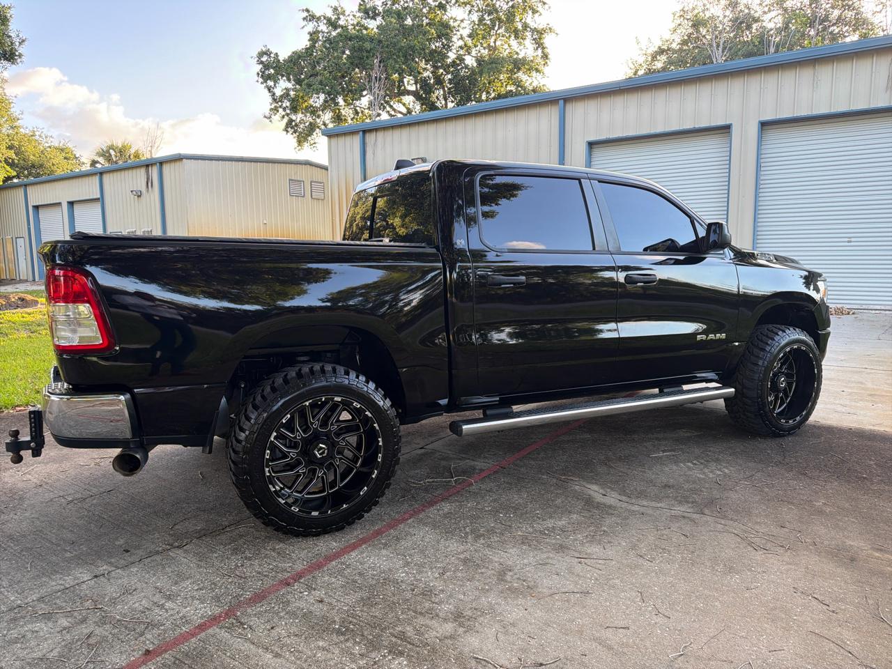 RAM 1500 Tradesman 4x2 Crew Cab 5'7" Box 2019