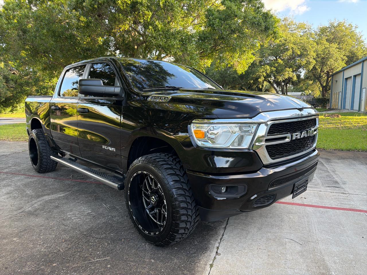 RAM 1500 Tradesman 4x2 Crew Cab 5'7" Box 2019