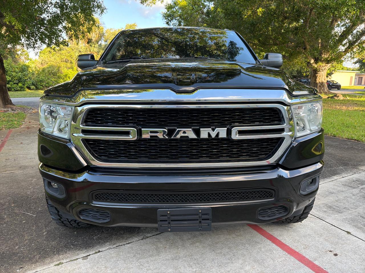 RAM 1500 Tradesman 4x2 Crew Cab 5'7" Box 2019