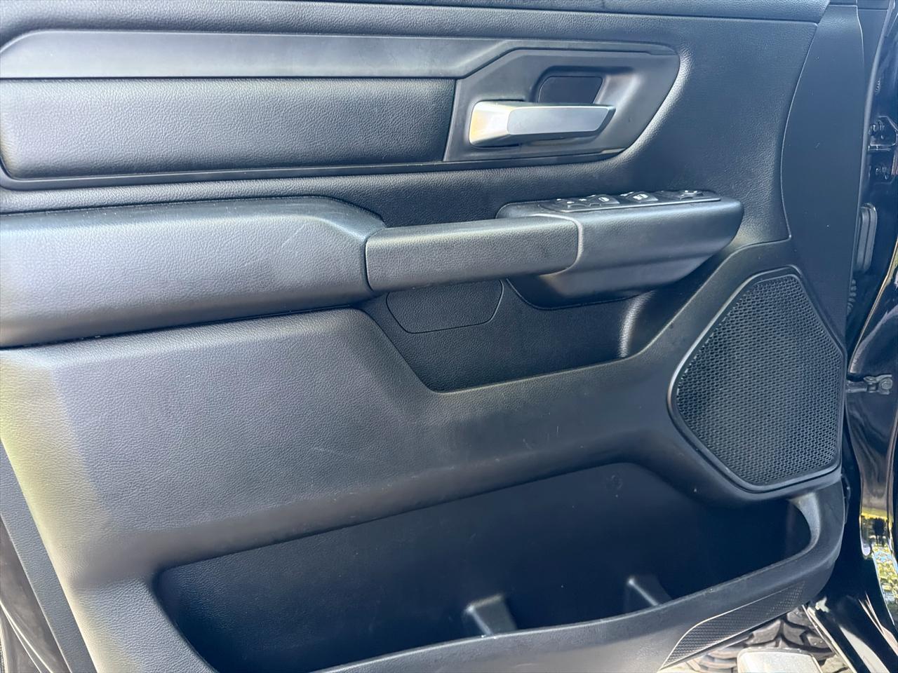RAM 1500 Tradesman 4x2 Crew Cab 5'7" Box 2019