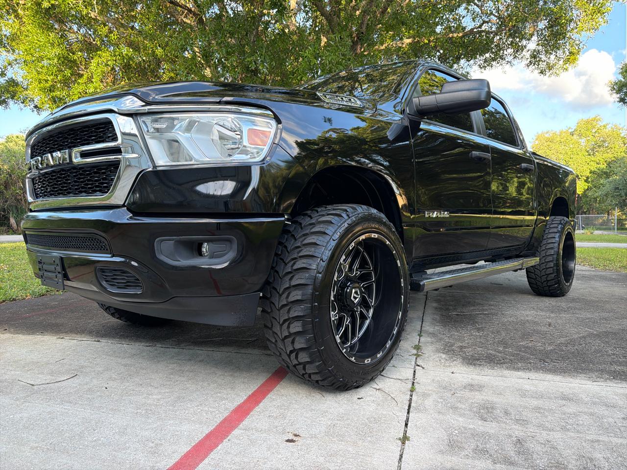 RAM 1500 Tradesman 4x2 Crew Cab 5'7" Box 2019