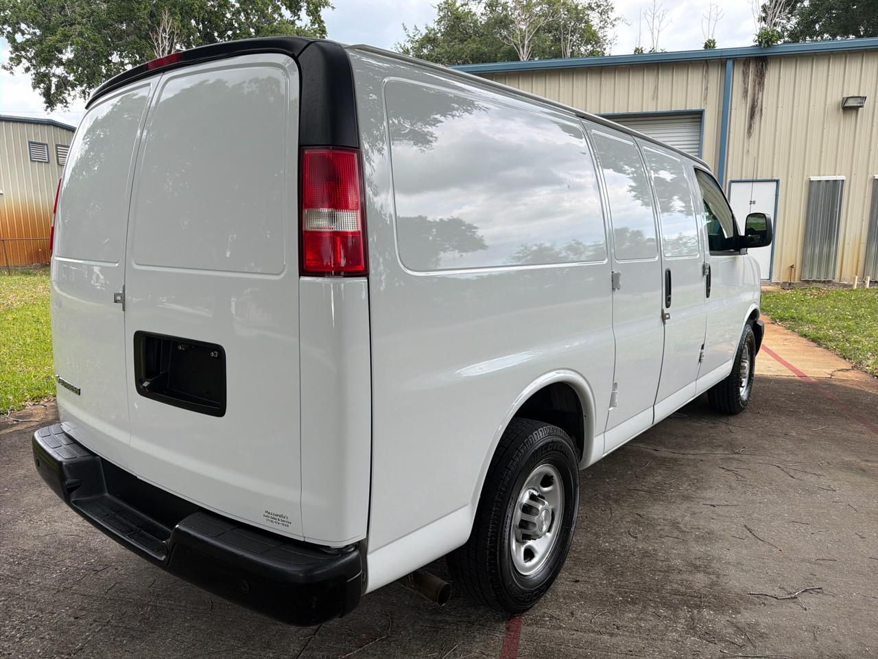 Chevrolet Express Cargo Van RWD 2500 135" 2020