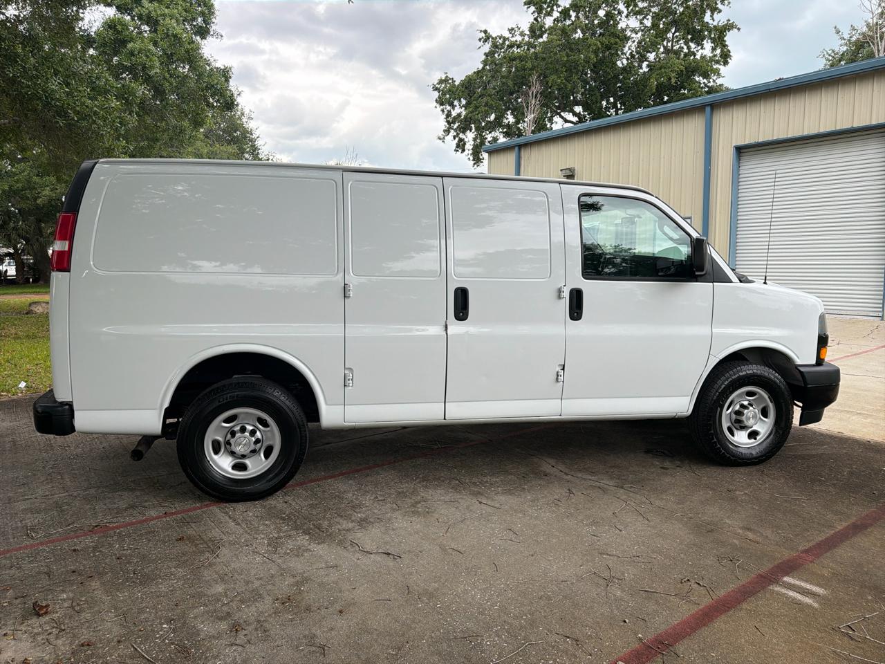 Chevrolet Express Cargo Van RWD 2500 135" 2020