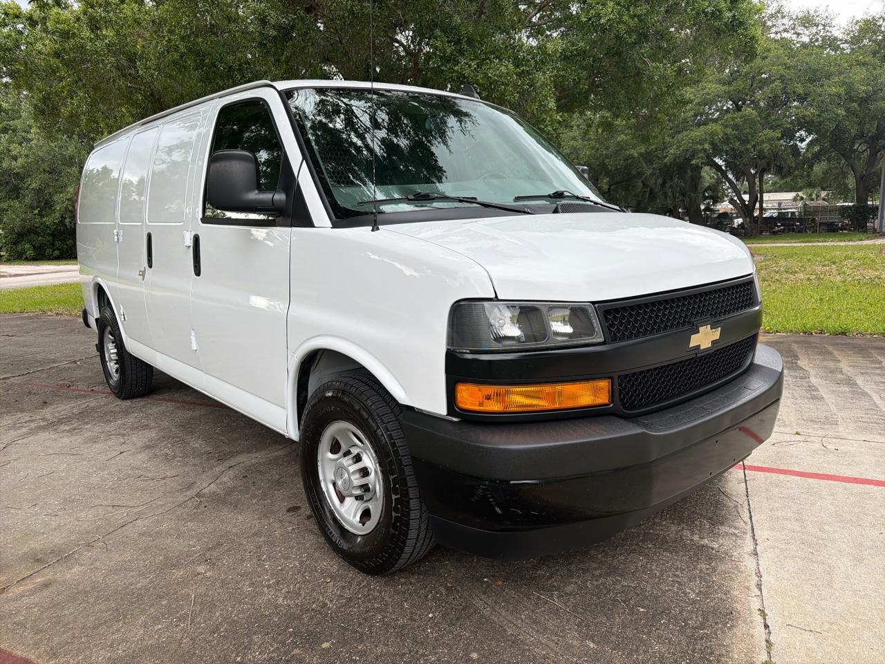 Chevrolet Express Cargo Van RWD 2500 135" 2020
