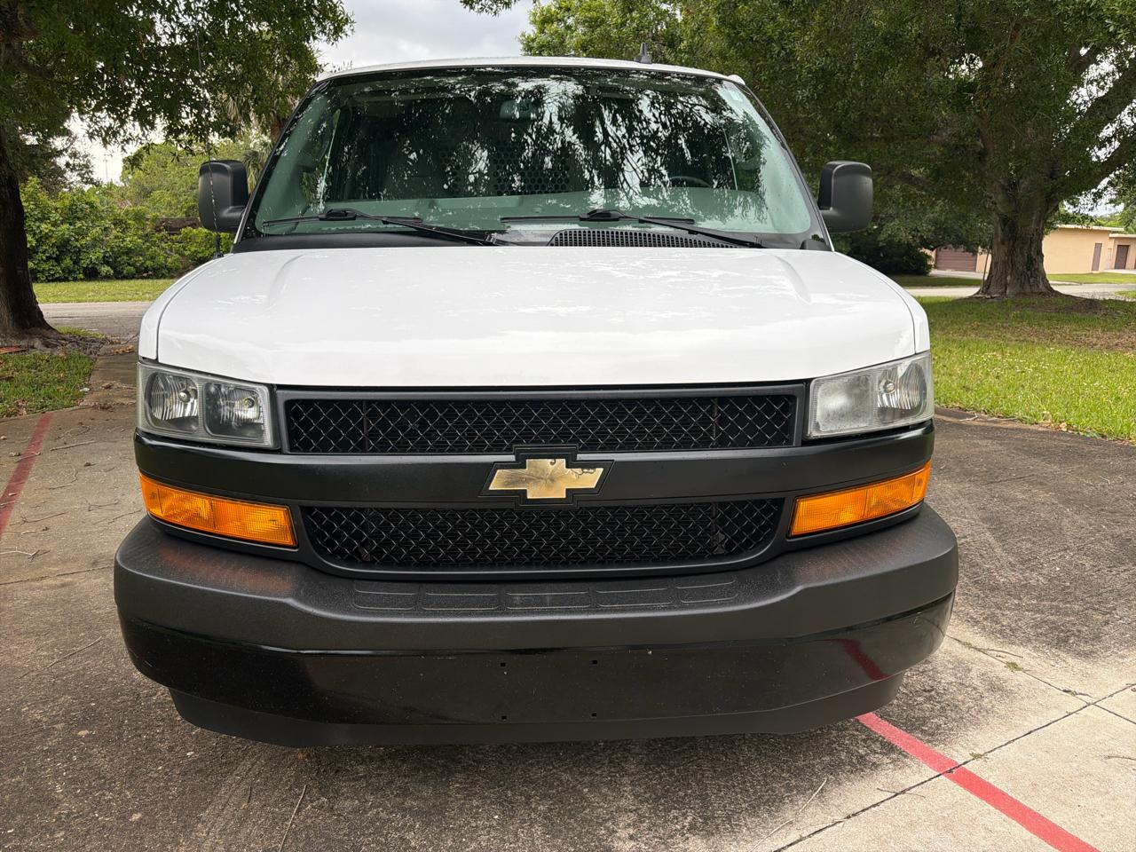 Chevrolet Express Cargo Van RWD 2500 135" 2020