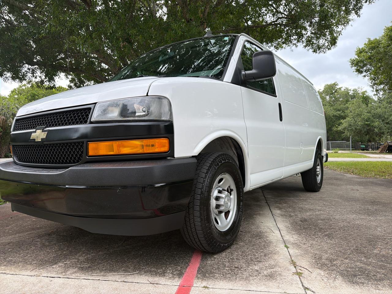 Chevrolet Express Cargo Van RWD 2500 135" 2020