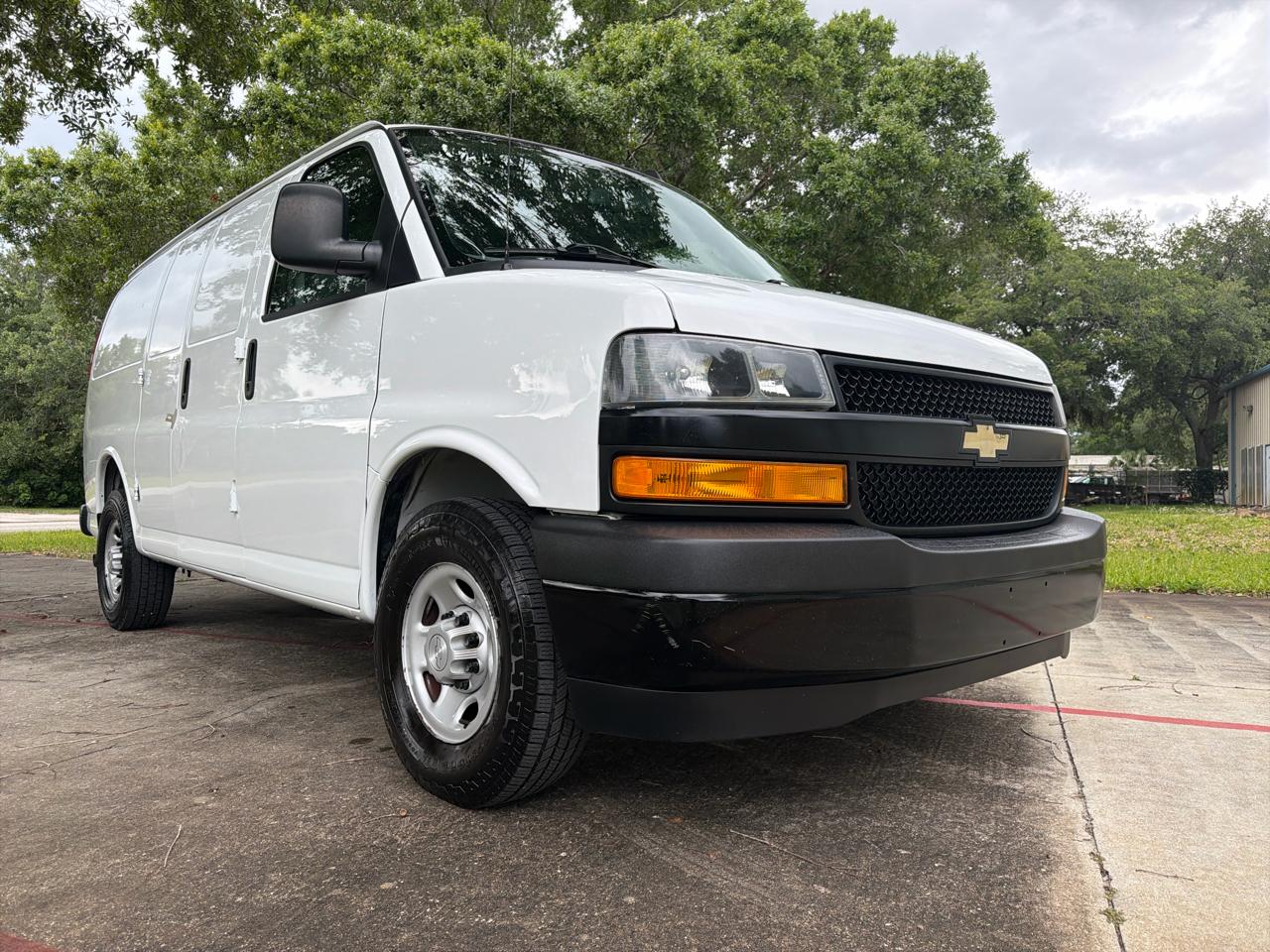 Chevrolet Express Cargo Van RWD 2500 135" 2020