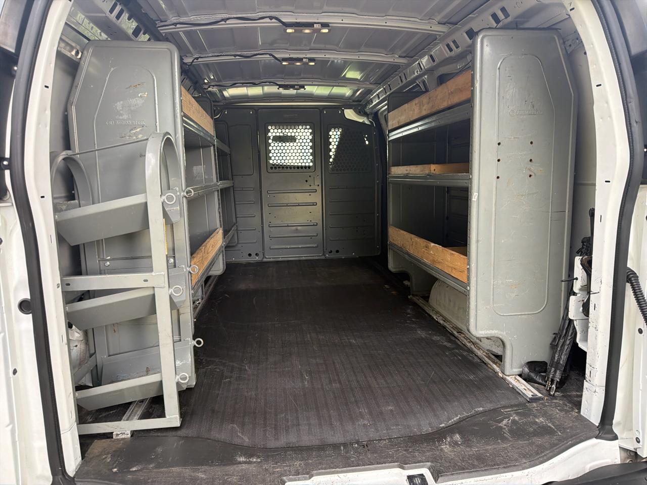 Chevrolet Express Cargo Van RWD 2500 135" 2020