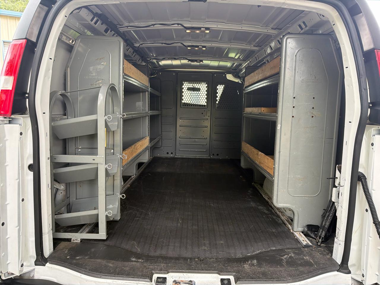 Chevrolet Express Cargo Van RWD 2500 135" 2020