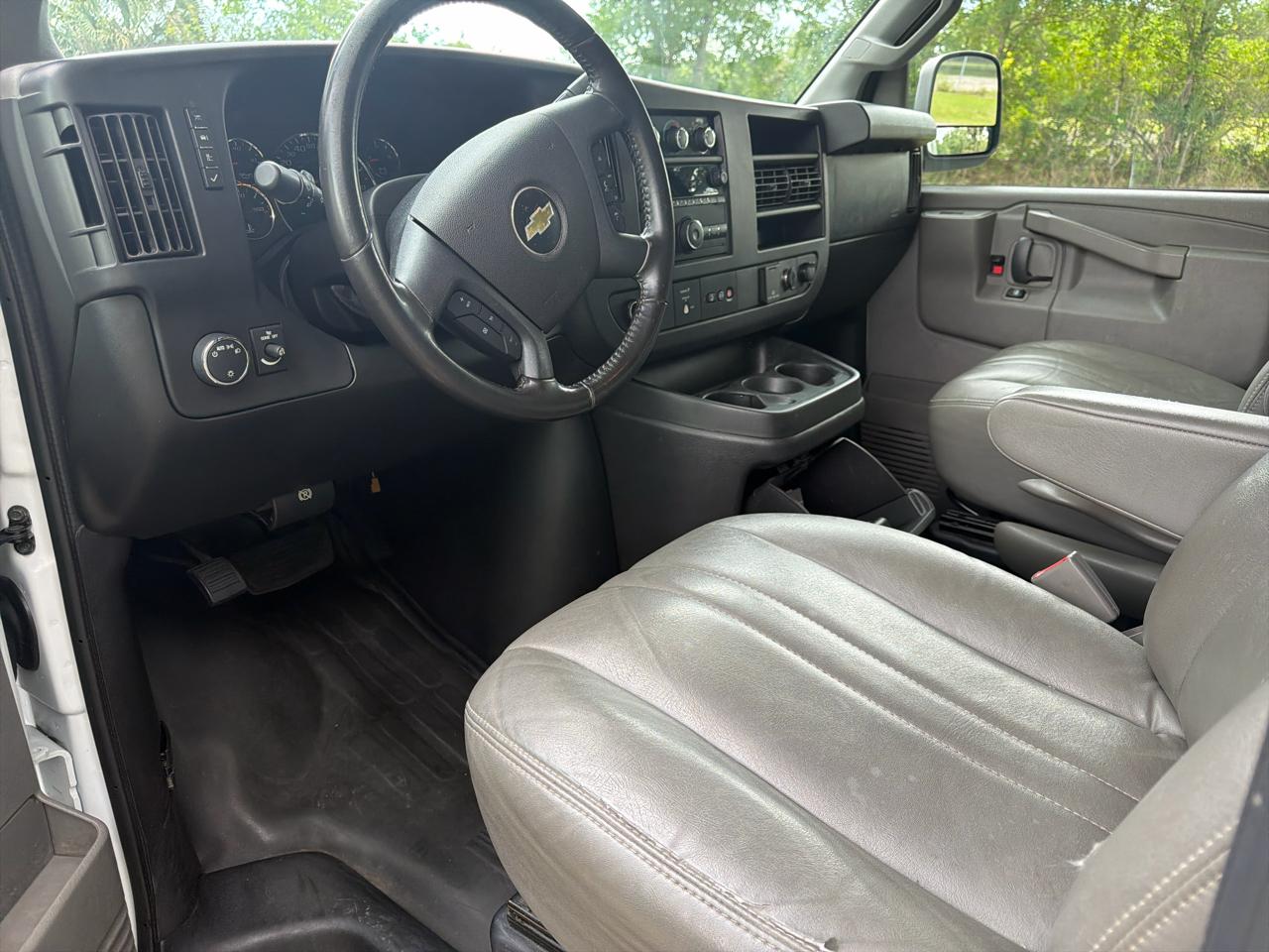 Chevrolet Express Cargo Van RWD 2500 135" 2020