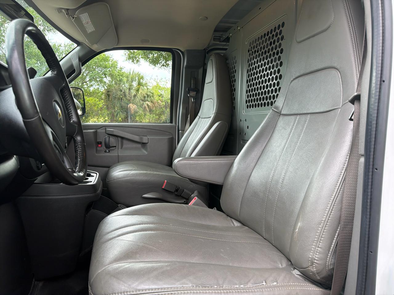 Chevrolet Express Cargo Van RWD 2500 135" 2020