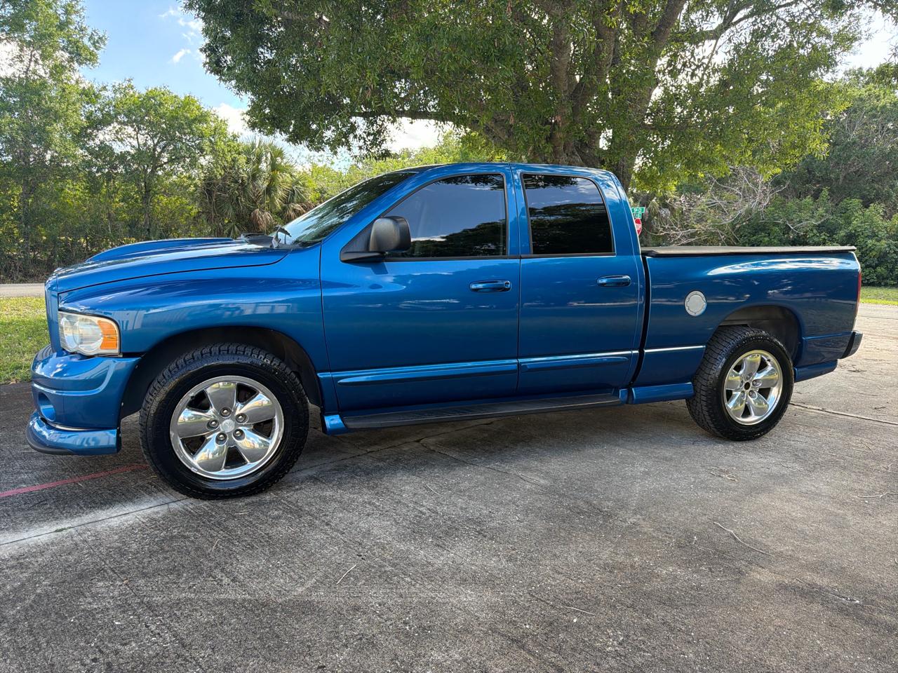 Dodge Ram 1500 4dr Quad Cab 140.5" WB SLT 2004