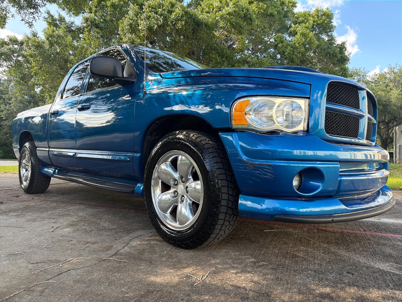 Dodge Ram 1500 4dr Quad Cab 140.5" WB SLT 2004