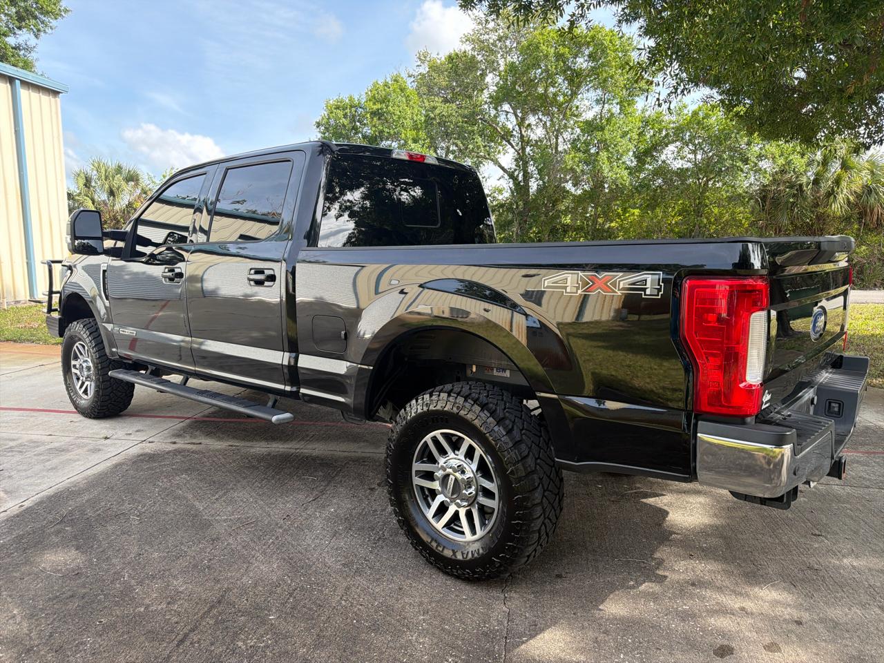 Ford Super Duty F-250 SRW Lariat 4WD Crew Cab 6.75' Box 2017