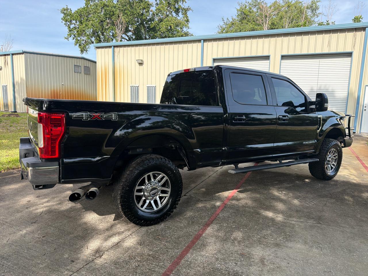Ford Super Duty F-250 SRW Lariat 4WD Crew Cab 6.75' Box 2017