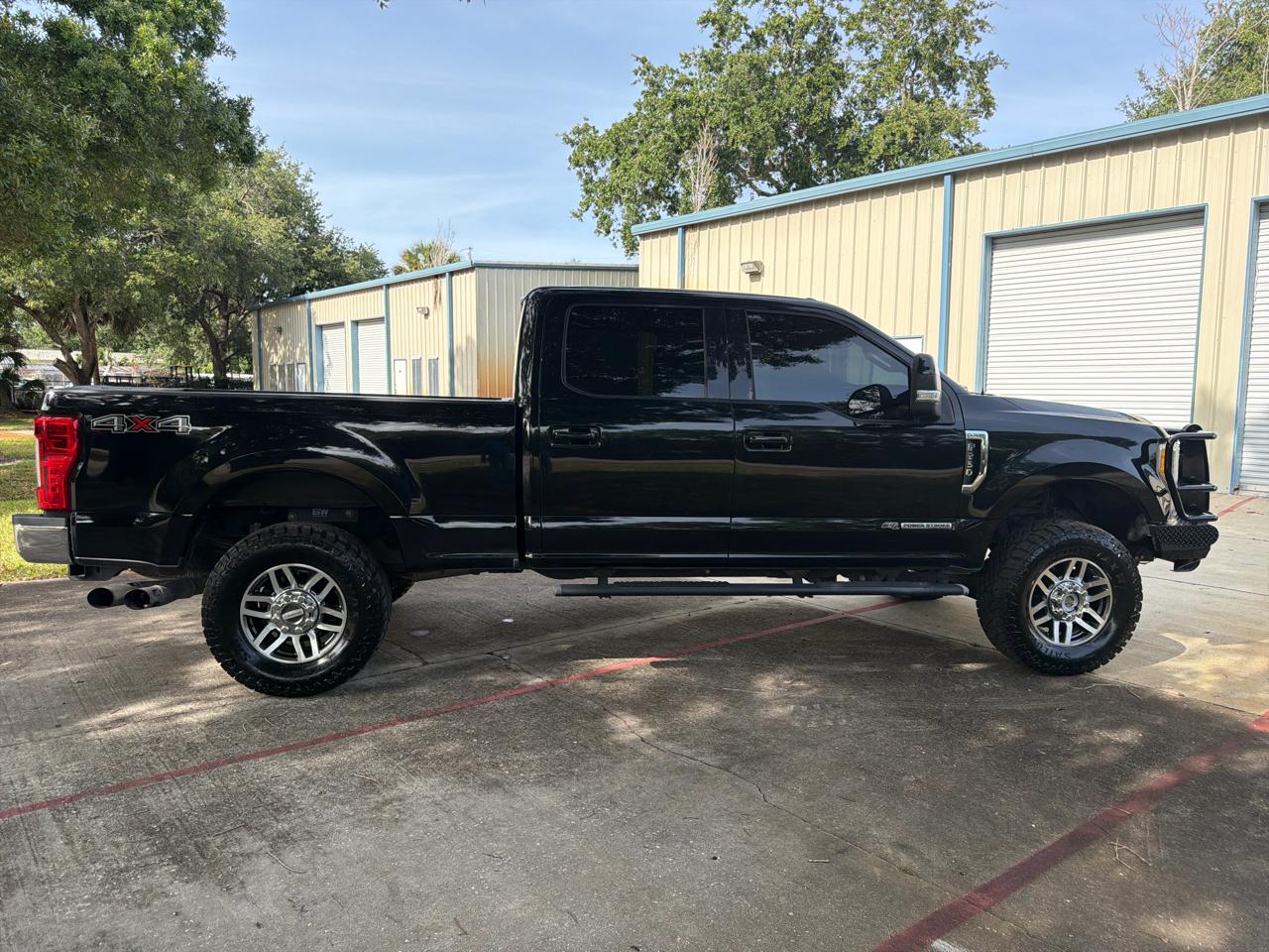 Ford Super Duty F-250 SRW Lariat 4WD Crew Cab 6.75' Box 2017