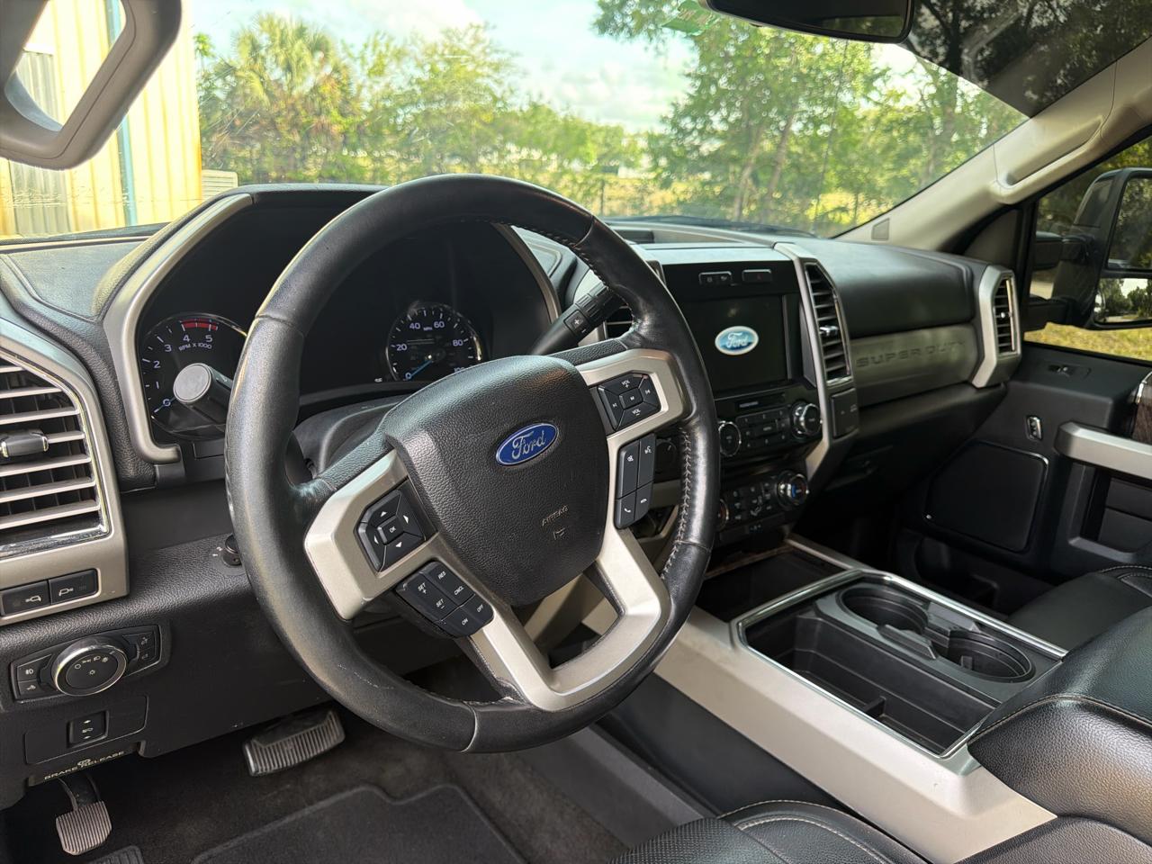 Ford Super Duty F-250 SRW Lariat 4WD Crew Cab 6.75' Box 2017