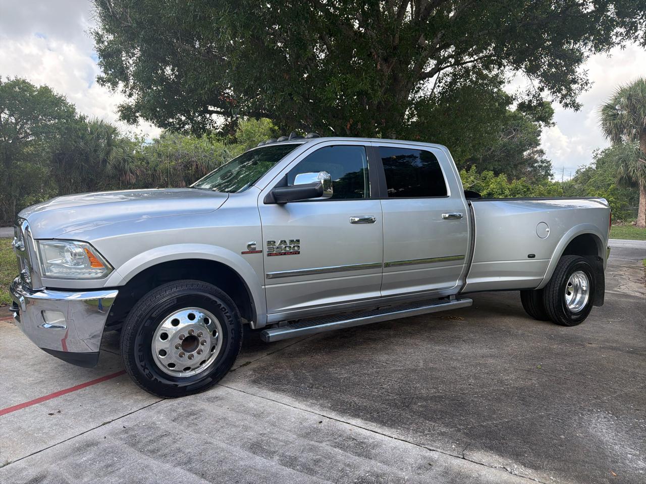 RAM 3500 2WD Crew Cab 169" Laramie 2013