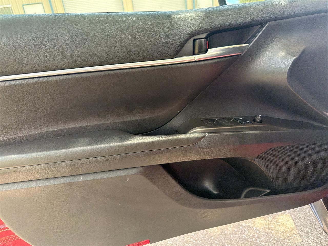 Toyota Camry SE Auto (Natl) 2021