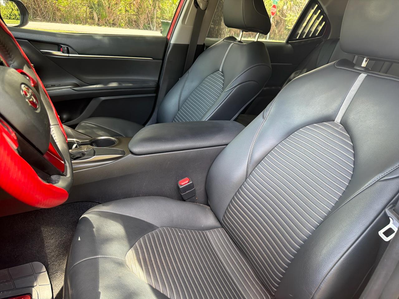 Toyota Camry SE Auto (Natl) 2021