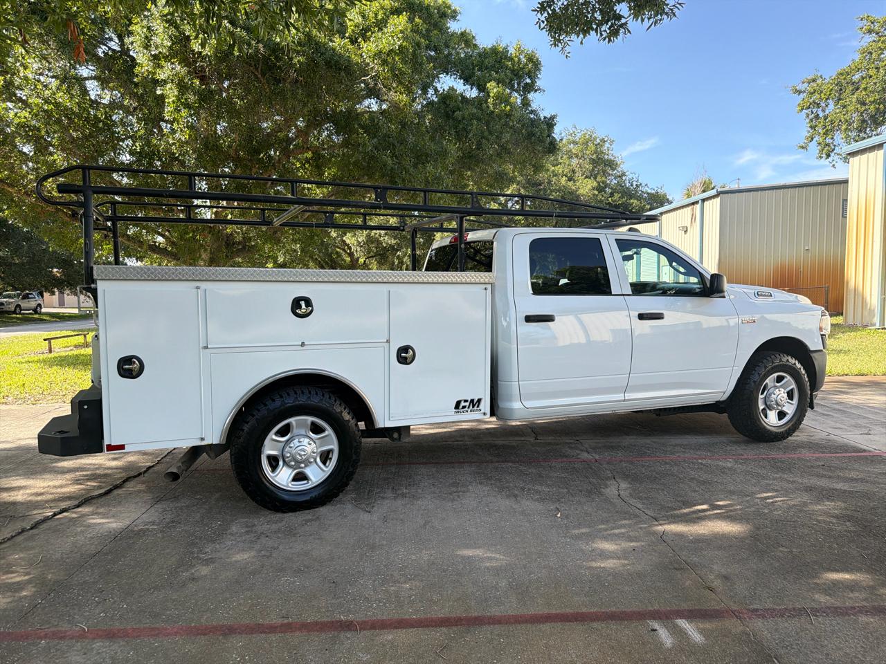 RAM 2500 Tradesman 4x2 Crew Cab 8' Box 2021
