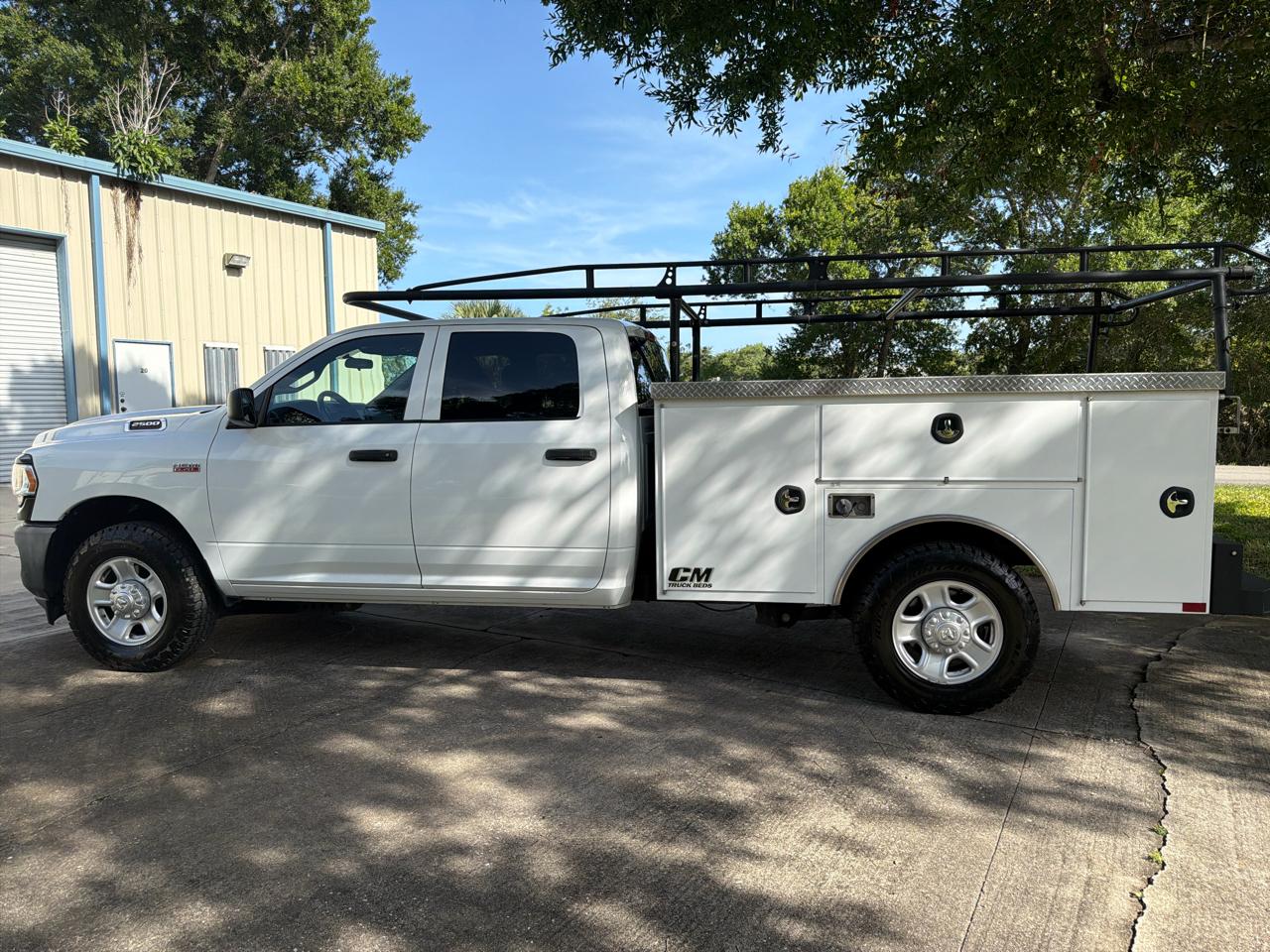 RAM 2500 Tradesman 4x2 Crew Cab 8' Box 2021